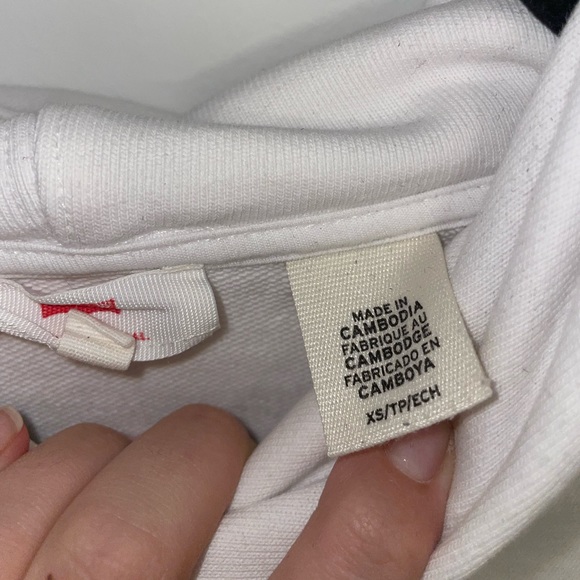 Levi’s Oversized Hoodie - Picture 6 of 7